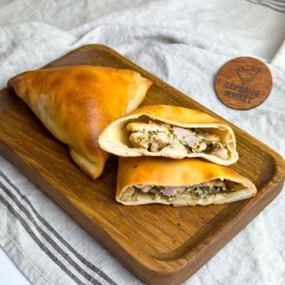 Пирожок с курочкой и зеленью 80 г